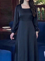 Robe Longue Élégante en Crip