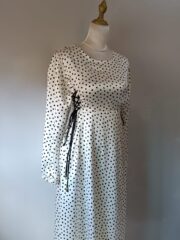 Robe Longue Satinée à Pois
