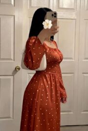 ⁦Robe Longue Fleurie à Encolure Carrée⁩ - الصورة ⁦3⁩