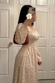 ⁦Robe Longue Fleurie à Encolure Carrée⁩ - الصورة ⁦2⁩